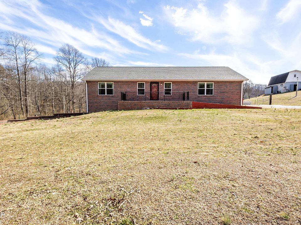 1st image of 1208 Dutch Valley Rd