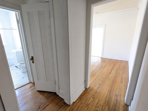 3rd image of 6815 N Overhill Ave #2
