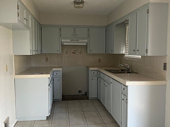 2nd image of 1215 Chris Cir