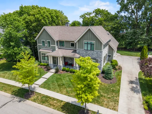 6615 Westminster Dr, Zionsville, IN 46077