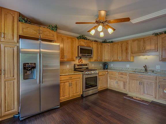4th image of 65023 Shorewood Ln