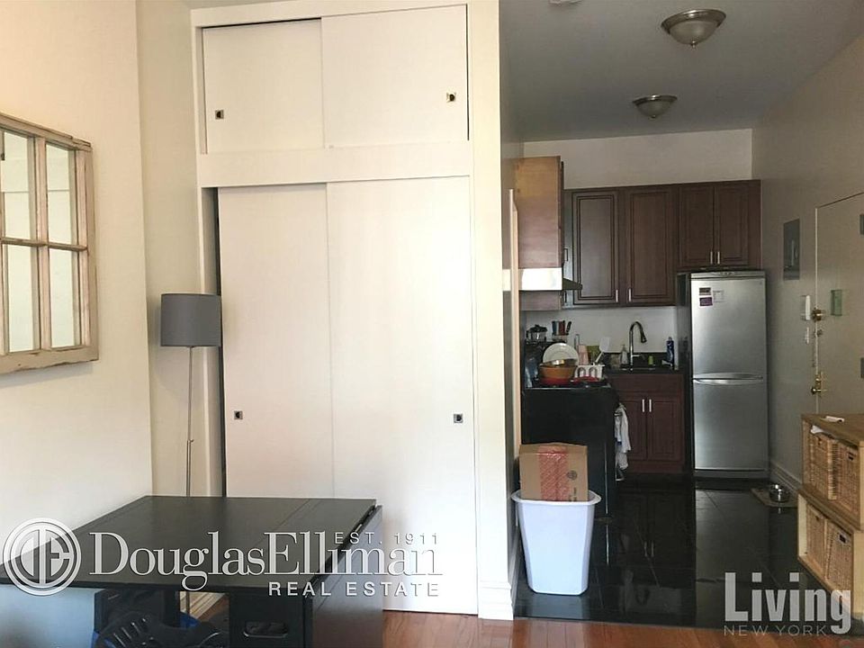 2nd image of 139 W 80th St APT 4A