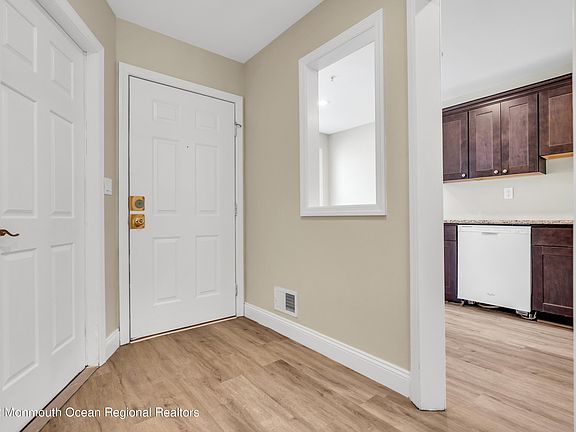 3rd image of 2502 Cleveland St Unit 2