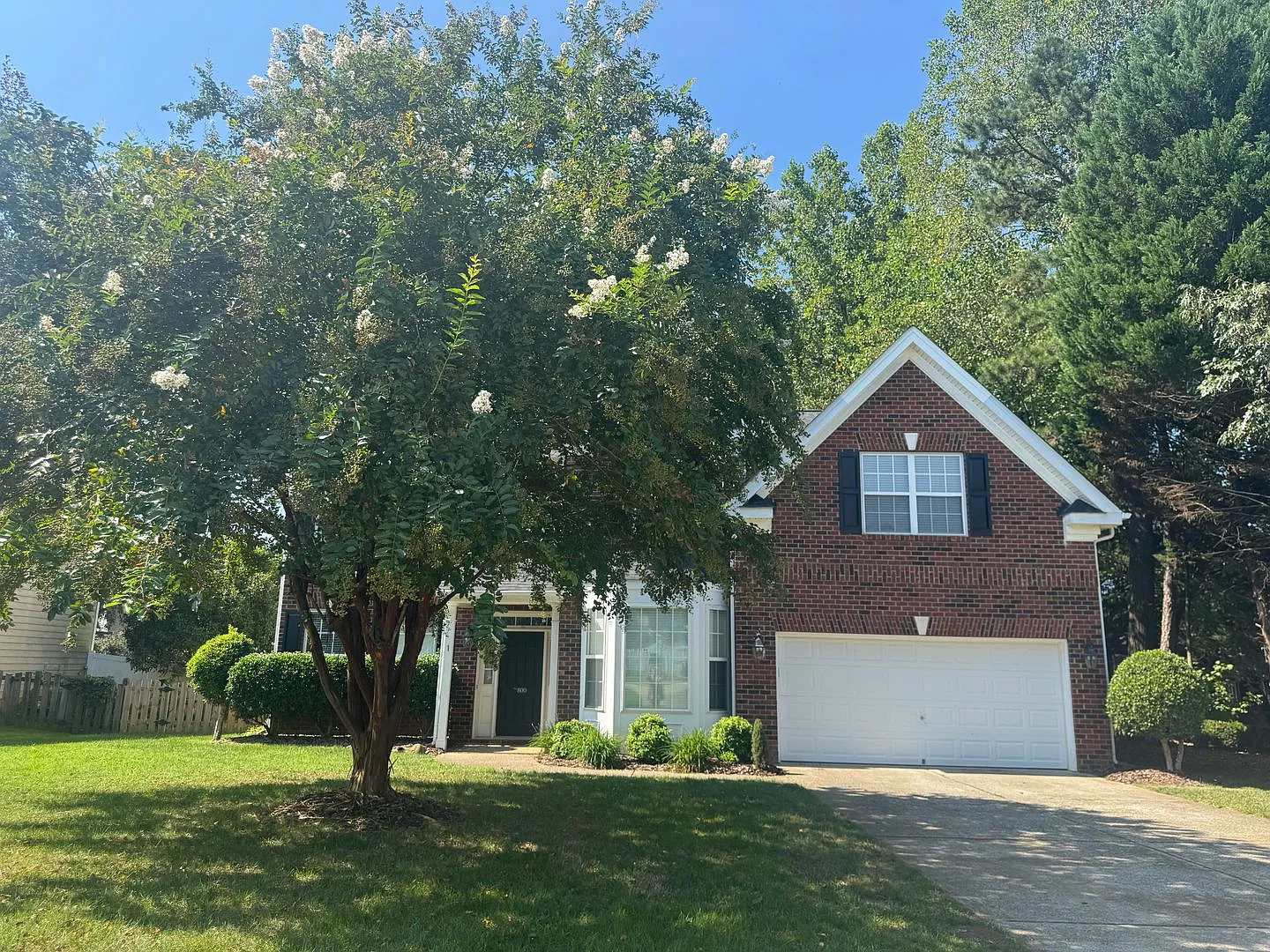 Four Bedroom Home in The Gates! — Photo 2