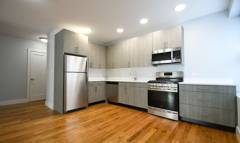 1st image of 2101 Cedar Ave APT 4C
