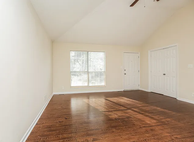 63 Grassmire Dr — Photo 2