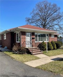 18 Poplar St, Fords, NJ, 08863