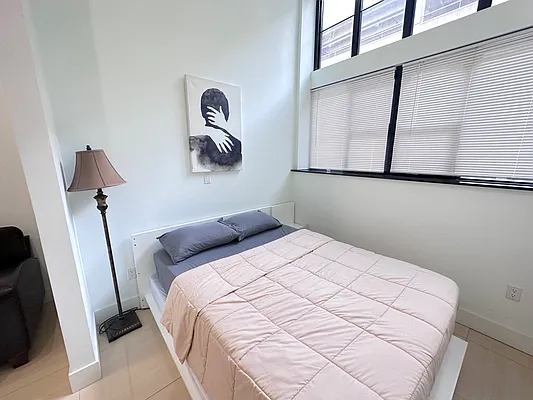 Rented by R New York | media 10