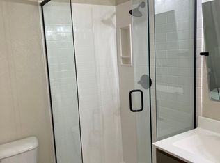 208 Pointe Ln, Raymore, MO 64083