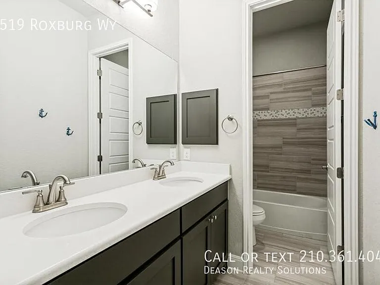 1519 Roxburg Way — Photo 23