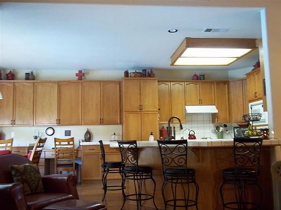 5th image of 2144 E Kenosha Ave