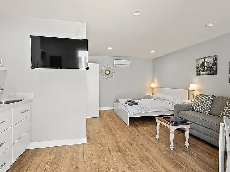 228 E Julian St #H — Photo 7
