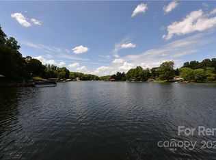 7098 Wateredge Dr, Sherrills Ford, NC 28673