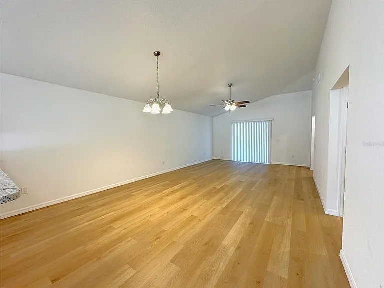 1017 Carnegie Dr — Photo 5