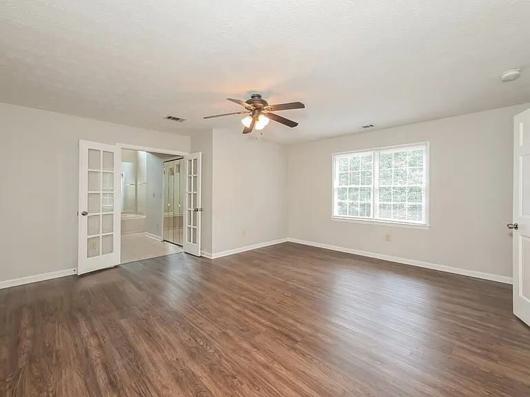 2481 Meadowglen Trl — Photo 8