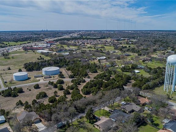 3rd image of 14 Linkhaven Dr #14
