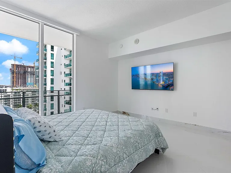 350 NE 24th St #1107 — Photo 9