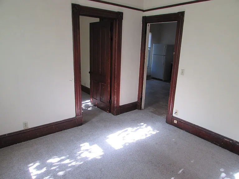 828-830 E Johnson St — Photo 5