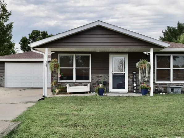 203 Holt Circle Dr, Hoyt, KS 66440
