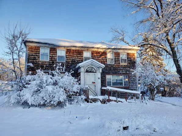 25 Willow Street, Norridgewock, ME 04957