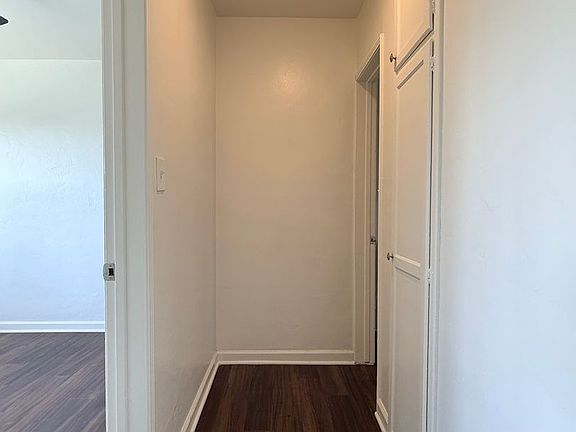 4th image of 515 3/4 Avenue C #1/2