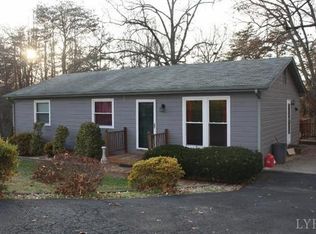 213 Suntree Dr, Goodview, VA 24095