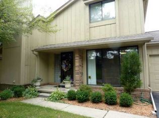 1630 S Hill Cir #1, Bloomfield Hills, MI 48304