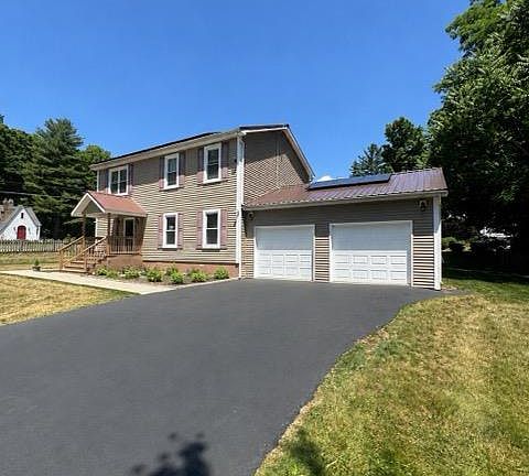 2nd image of 60 Grand Street