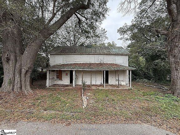 4th image of 121 Saluda St