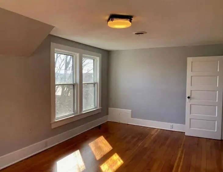 316 W Valley St — Photo 4