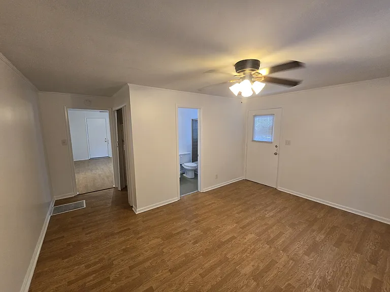 1434 E Broad St #B — Photo 12