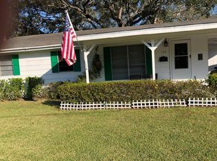302 Seagraves St, Jennings, LA 70546