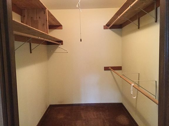 3rd image of 261 SE Fallon Dr