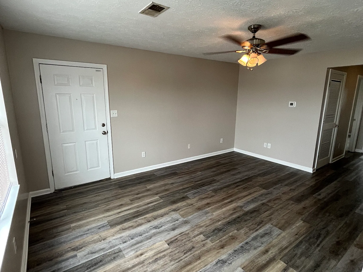 2 bed, $1,050 — Photo 3