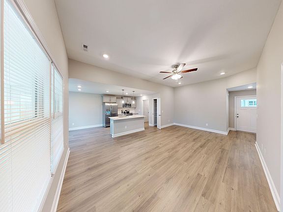 2nd image of 2115 Ireland Way