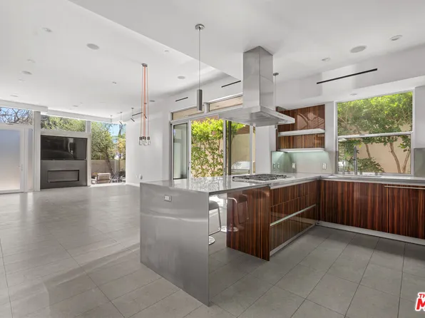 1217 Cabrillo Ave, Venice, CA 90291