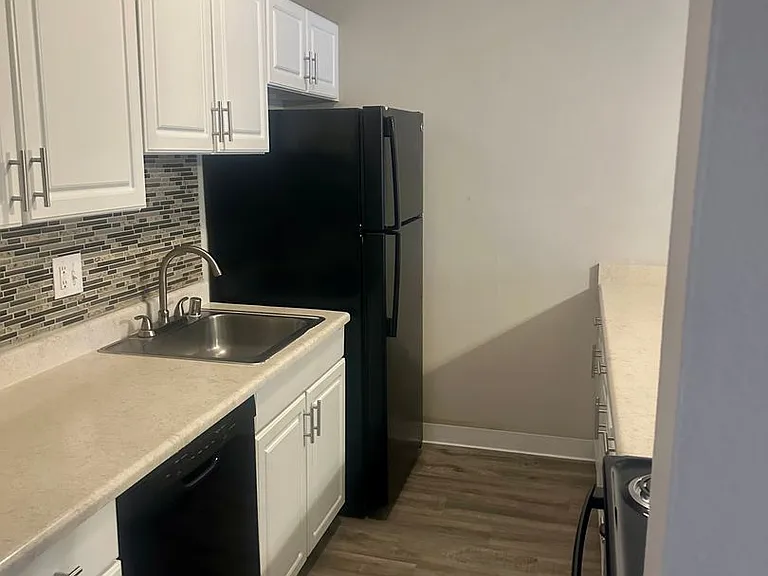 Des Moines Station Apartments — Photo 7