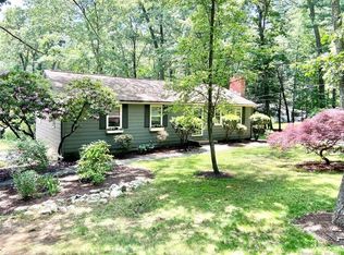 527 New Rd, Avon, CT 06001