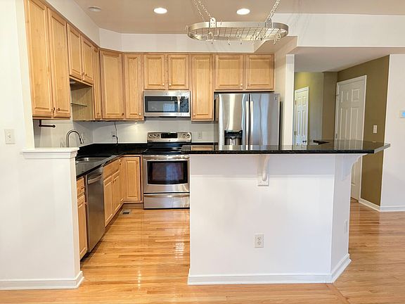 5th image of 106 Daniels Dr