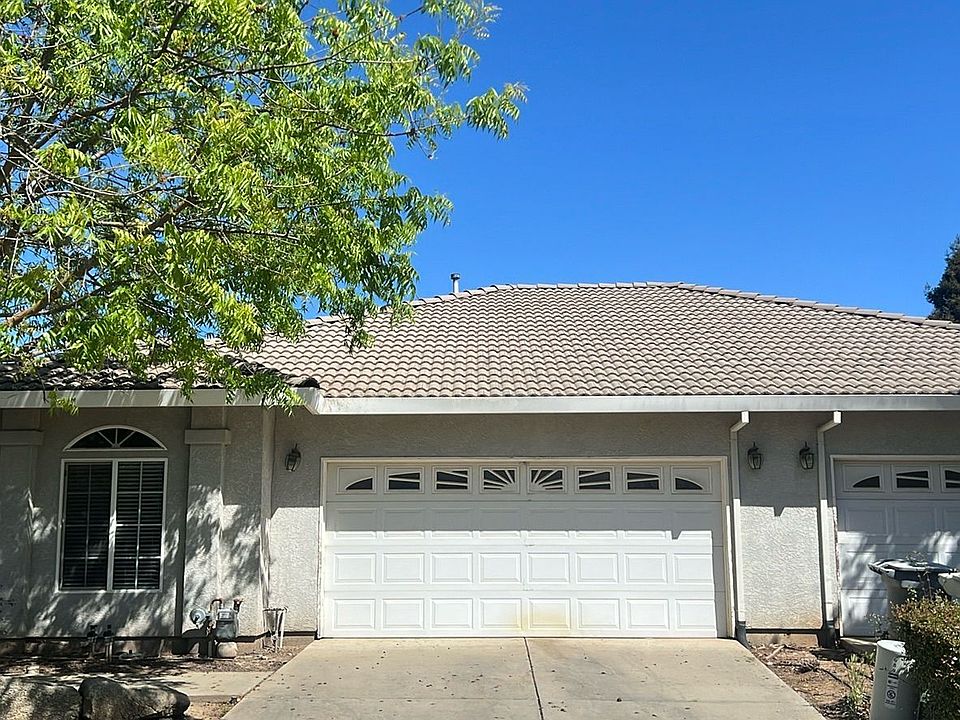 1st image of 689 Gateway Cir