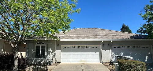 689 Gateway Cir Photo 1