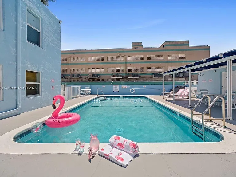315 Van Buren St #104B — Photo 13