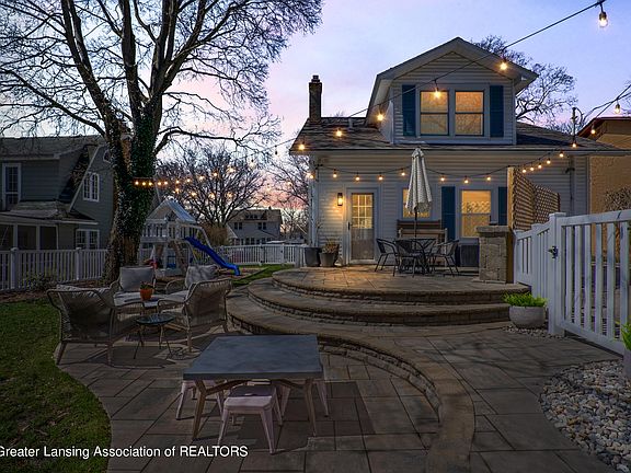 2nd image of 302 Cowley Ave