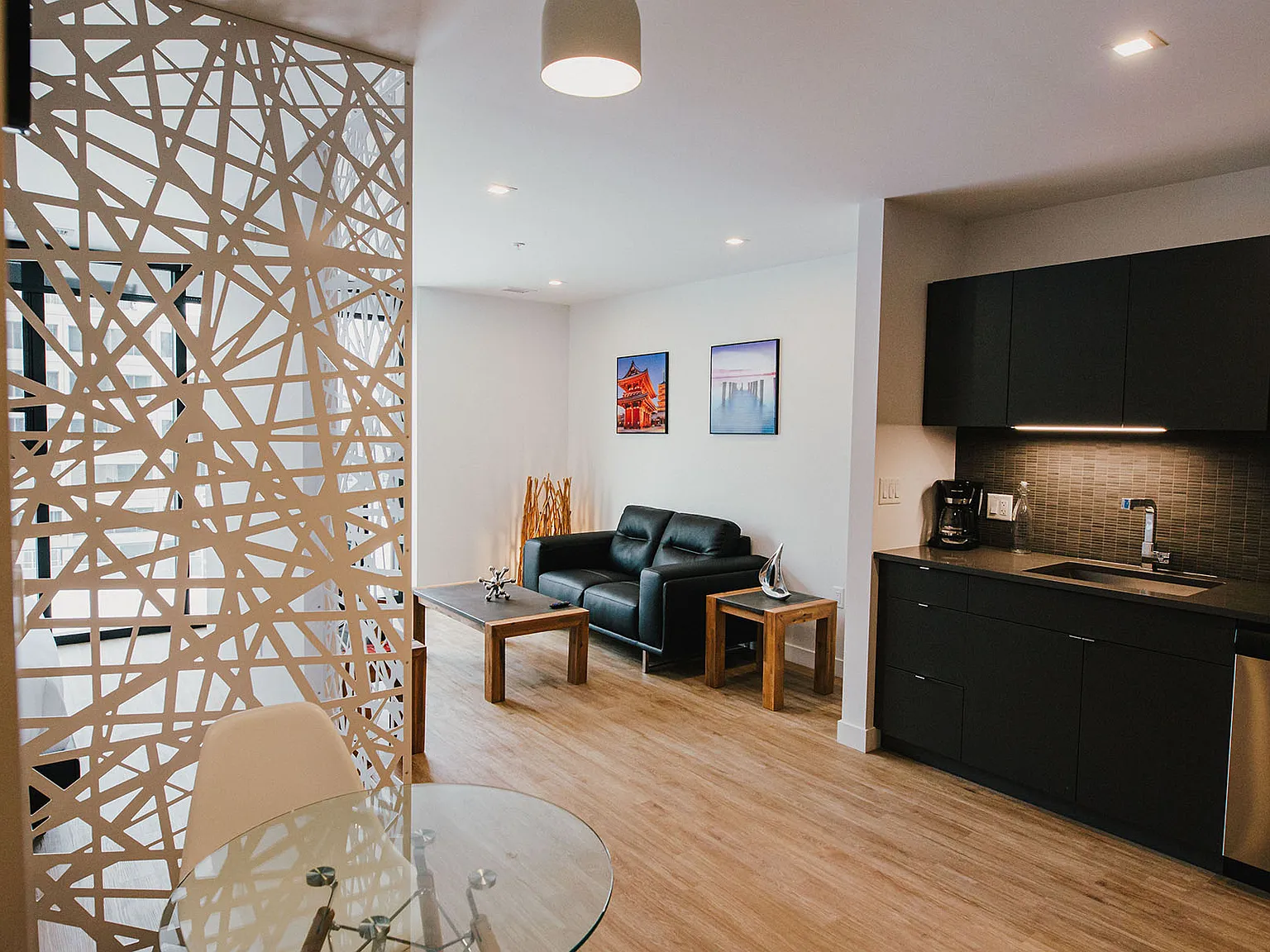 Luxury Executive Suite in Winnipeg | Fully Furnished | All Inclusive — Photo 4