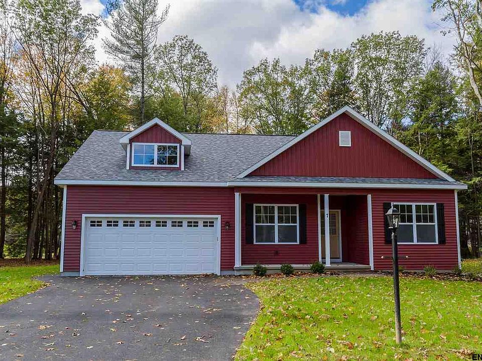 1st image of 7 Huckleberry Finn Ct