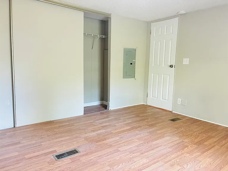 3822 Towery Rd #8 — Photo 14