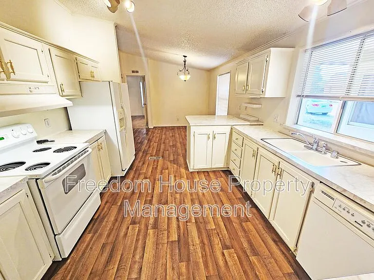 1441 W Betty Ave #1 — Photo 8