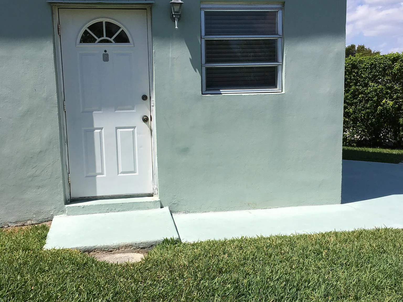 Studio, 150 sqft, $1,000 — Photo 2