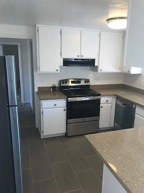 2 bed, $2,595 — Photo 3