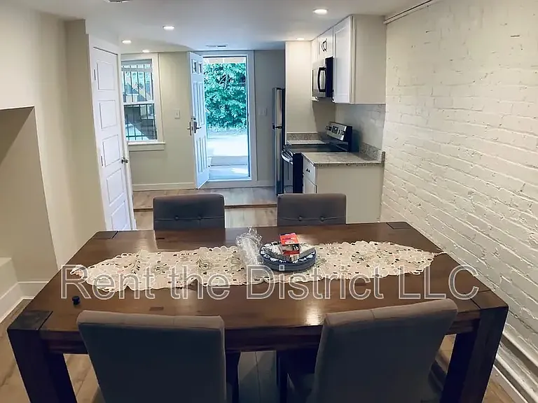 37 Rhode Island Ave NW — Photo 39